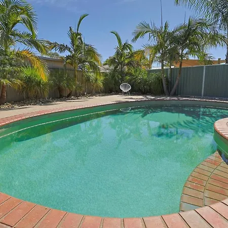 Varyam House Mildura Exterior photo
