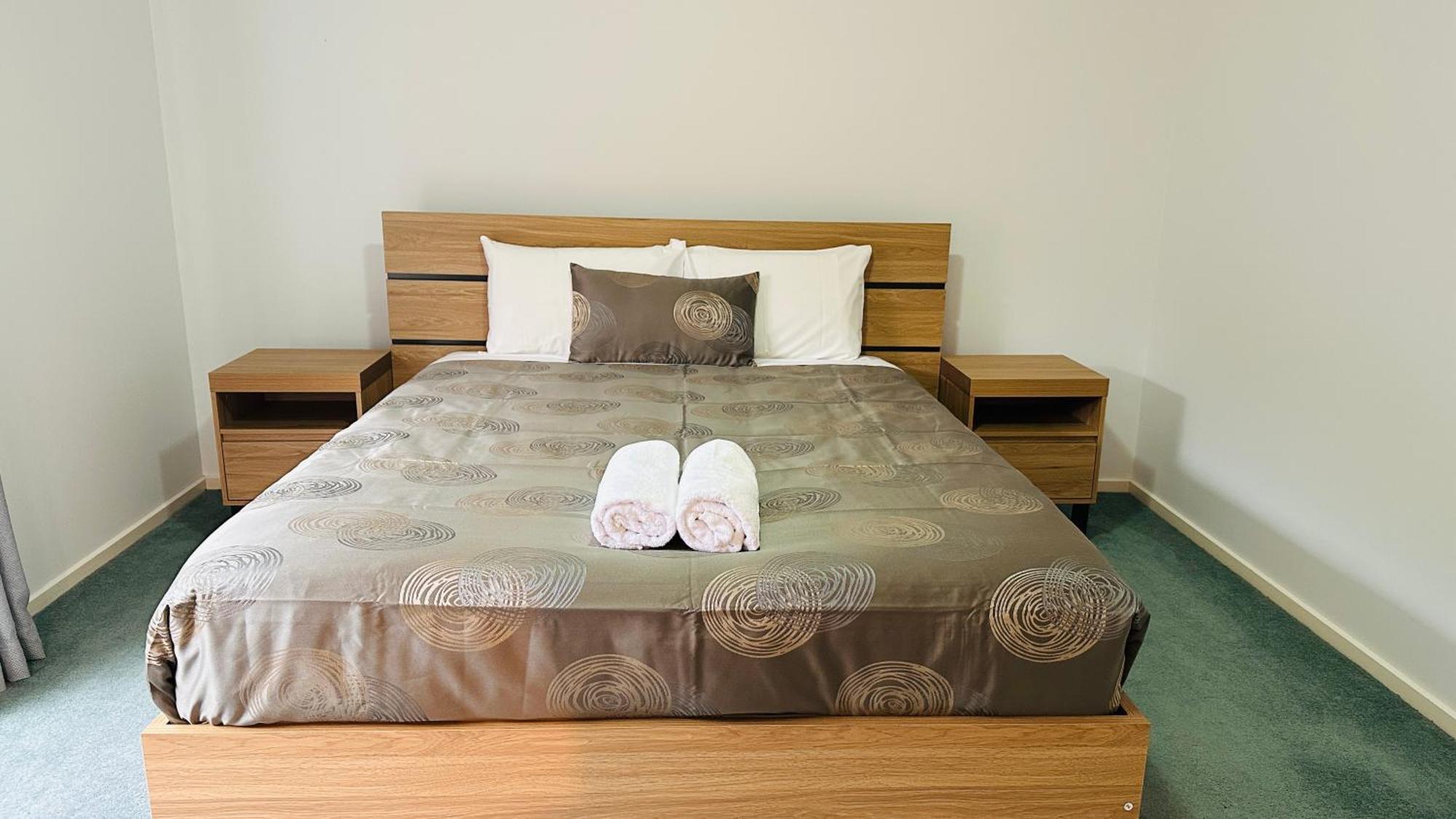 Varyam House * Mildura